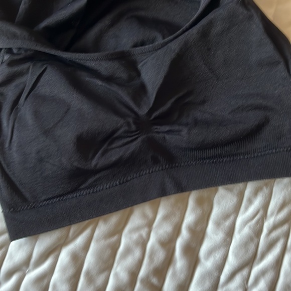 Black racerback forever 21 athletic top - Picture 5 of 8